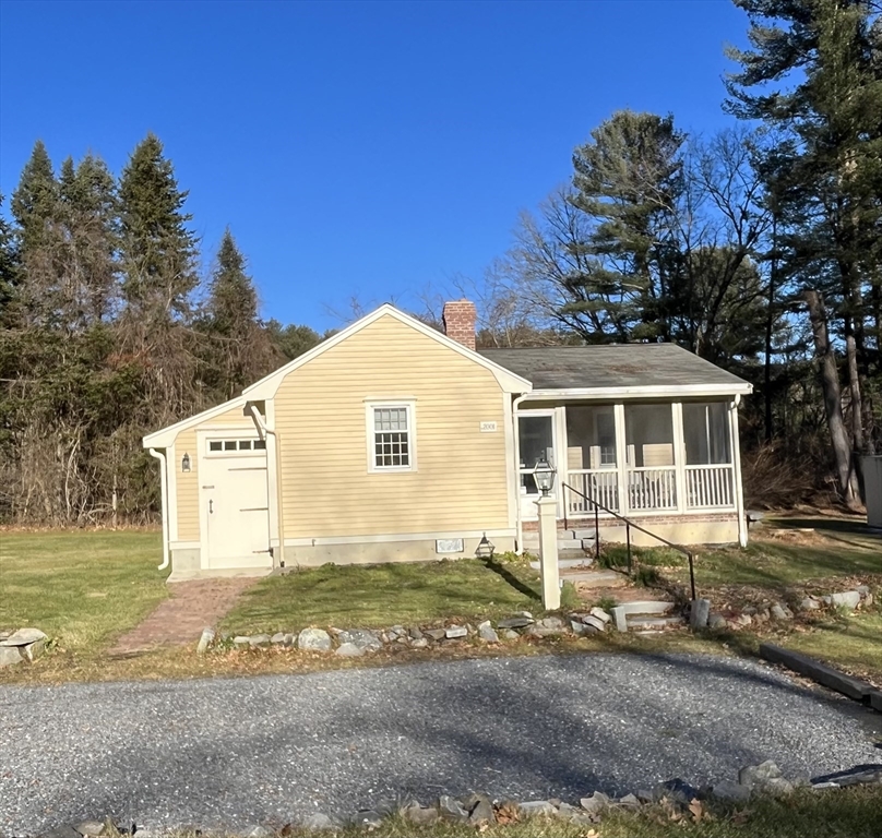 338R Maple St, Carlisle, Massachusetts, 1 Bedroom Bedrooms, 3 Rooms Rooms,1 BathroomBathrooms,Residential Lease,For Rent,Maple St,73471987
