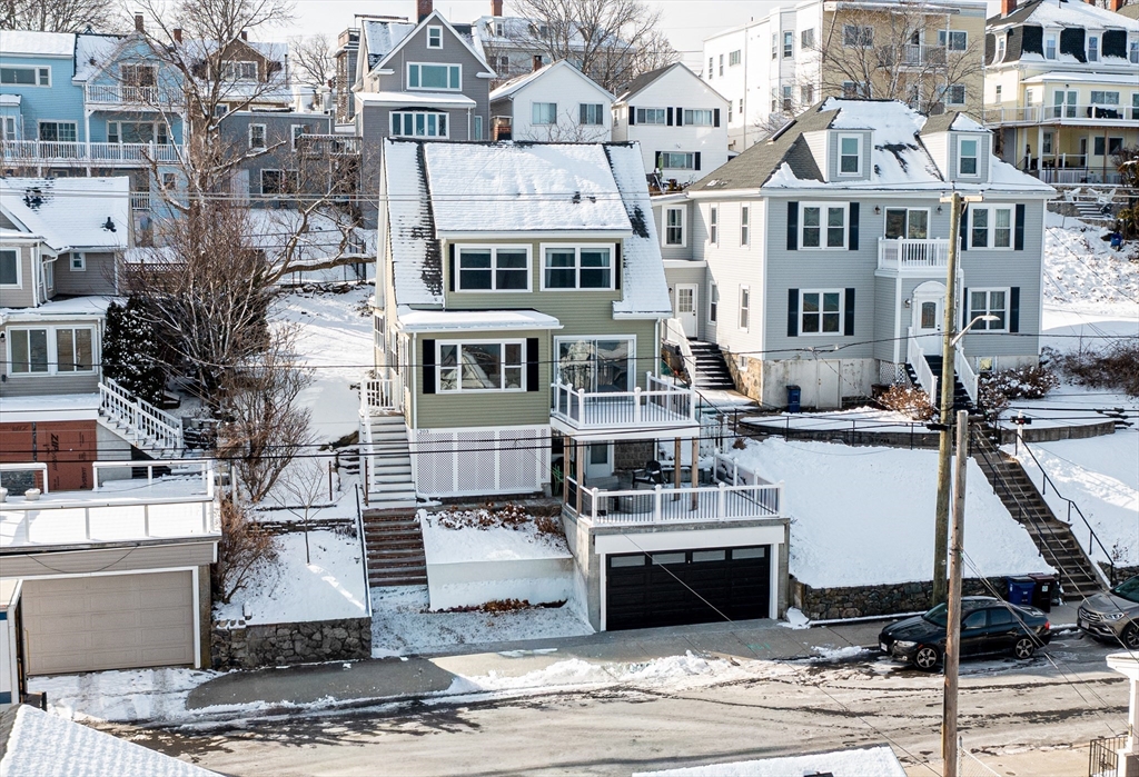 203 Endicott Ave, Revere, Massachusetts, 3 Bedrooms Bedrooms, 5 Rooms Rooms,1.5 BathroomsBathrooms,Residential Lease,For Rent,Endicott Ave,73471997