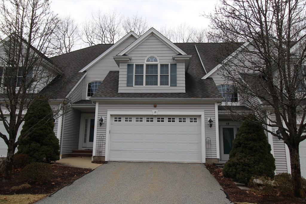 19 Peachey Circle, Middleton, Massachusetts, 2 Bedrooms Bedrooms, 5 Rooms Rooms,2.5 BathroomsBathrooms,Residential,For Sale,Peachey Circle,73472005