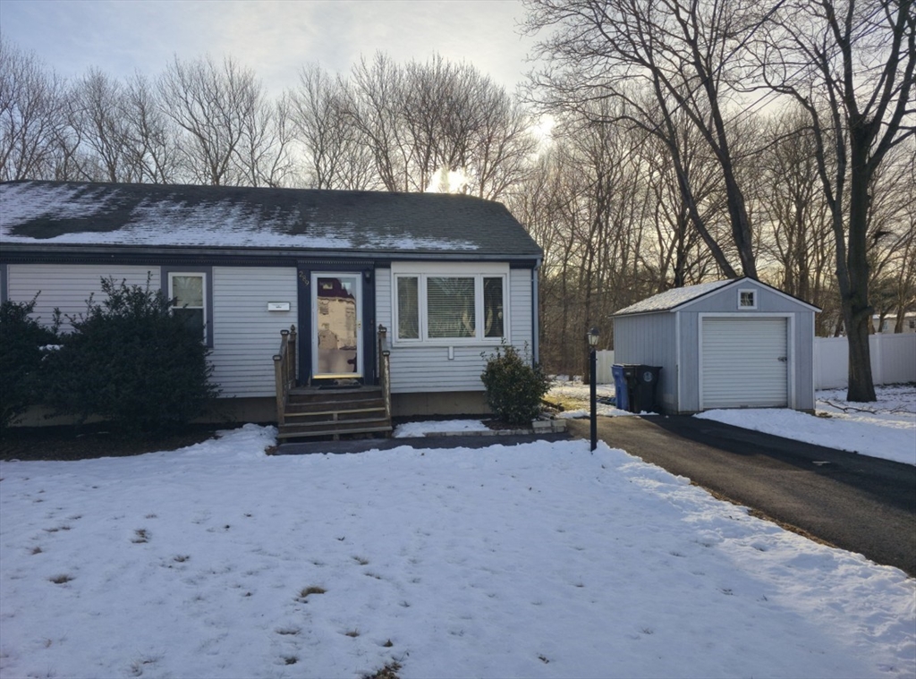 289 Commercial St, Whitman, Massachusetts, 3 Bedrooms Bedrooms, 5 Rooms Rooms,1 BathroomBathrooms,Residential,For Sale,Commercial St,73472075