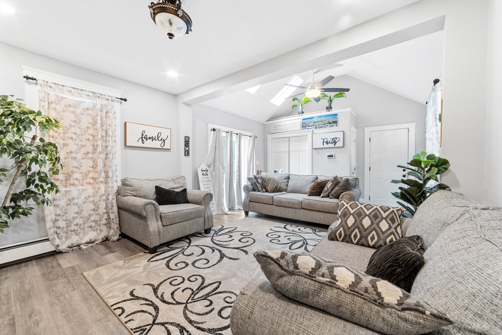 108 Tremont St, Taunton, Massachusetts, 3 Bedrooms Bedrooms, 7 Rooms Rooms,2 BathroomsBathrooms,Residential,For Sale,Tremont St,73472104