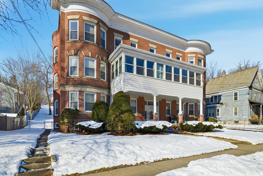 44 Bardwell Street, South Hadley, Massachusetts, 3 Bedrooms Bedrooms, 5 Rooms Rooms,1 BathroomBathrooms,Residential Lease,For Rent,Bardwell Street,73472107