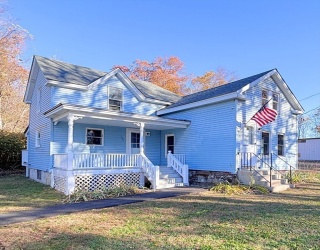 301 Central St, Hudson, Massachusetts, 3 Bedrooms Bedrooms, 6 Rooms Rooms,1 BathroomBathrooms,Residential Lease,For Rent,Central St,73450456
