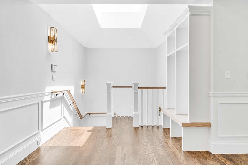 128 Longwood Ave, Brookline, Massachusetts, 4 Bedrooms Bedrooms, 7 Rooms Rooms,3.5 BathroomsBathrooms,Residential Lease,For Rent,Longwood Ave,73472232