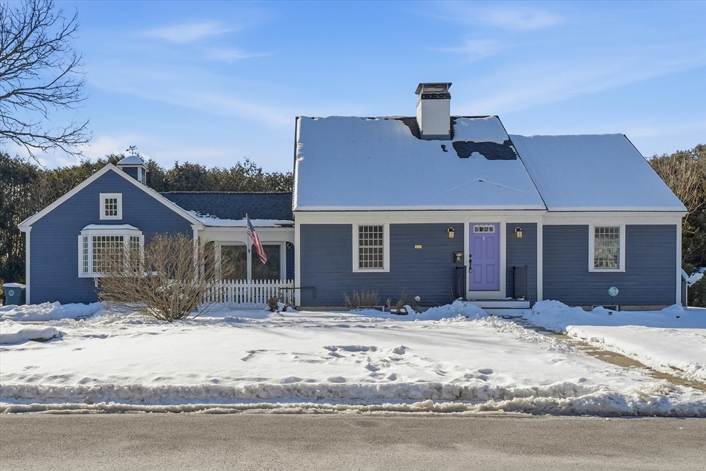 11 West Bradstreet Rd, North Andover, Massachusetts, 4 Bedrooms Bedrooms, 10 Rooms Rooms,3 BathroomsBathrooms,Residential,For Sale,West Bradstreet Rd,73472226