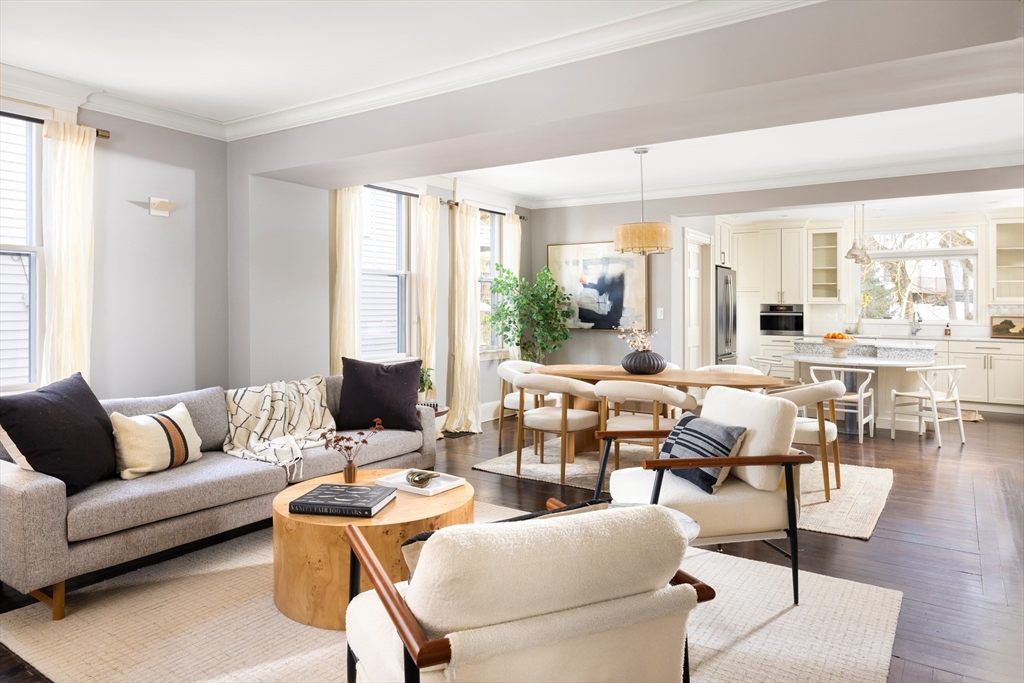 26 Knowles, Newton, Massachusetts, 4 Bedrooms Bedrooms, 9 Rooms Rooms,3.5 BathroomsBathrooms,Residential,For Sale,Knowles,73472273