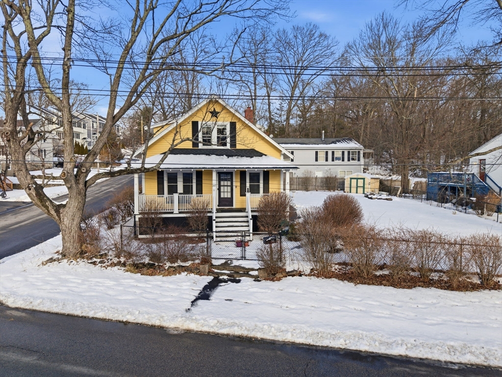 143 Commonwealth Ave, Worcester, Massachusetts, 3 Bedrooms Bedrooms, 7 Rooms Rooms,2 BathroomsBathrooms,Residential Income,For Sale,Commonwealth Ave,73472268