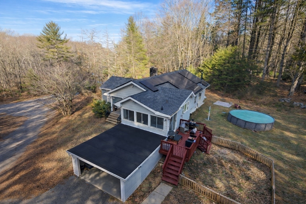 389 W Main St, Dudley, Massachusetts, 2 Bedrooms Bedrooms, 5 Rooms Rooms,1 BathroomBathrooms,Residential,For Sale,W Main St,73463595