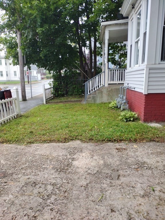 189 N Warren Ave, Brockton, Massachusetts, 3 Bedrooms Bedrooms, 6 Rooms Rooms,1 BathroomBathrooms,Residential Lease,For Rent,N Warren Ave,73472495