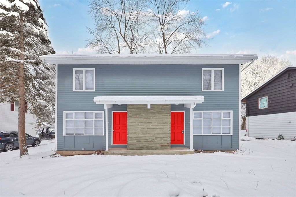 106-108 Breckwood Cir, Springfield, Massachusetts, 4 Bedrooms Bedrooms, 10 Rooms Rooms,3 BathroomsBathrooms,Residential Income,For Sale,Breckwood Cir,73472514