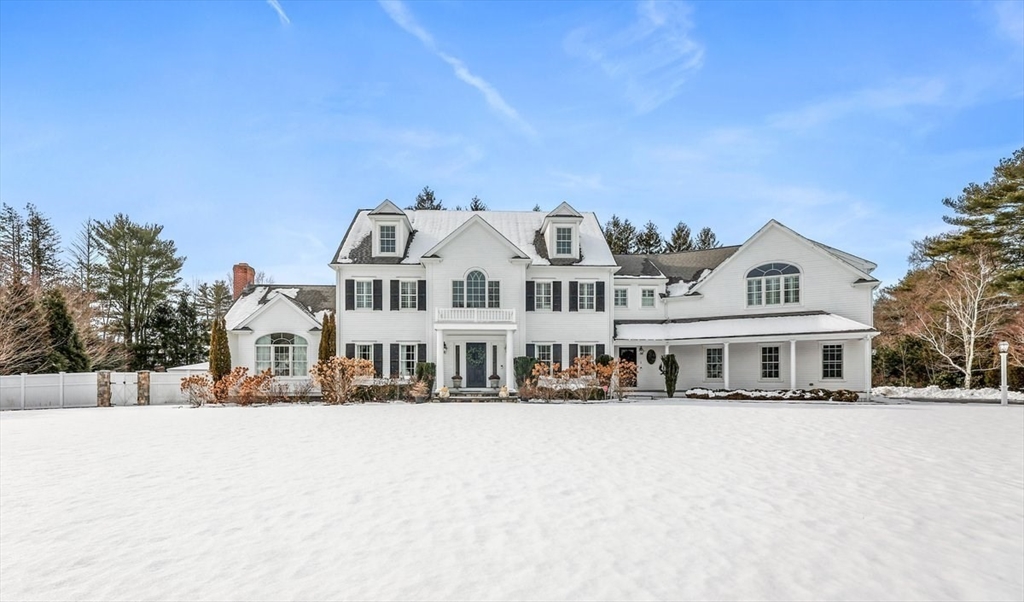 1 Gardner Terrace, Hingham, Massachusetts, 4 Bedrooms Bedrooms, 9 Rooms Rooms,4.5 BathroomsBathrooms,Residential,For Sale,Gardner Terrace,73472298