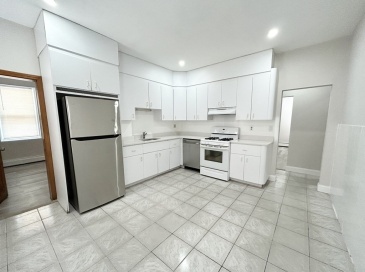 165 Gove St., Boston, Massachusetts, 3 Bedrooms Bedrooms, 5 Rooms Rooms,1 BathroomBathrooms,Residential Lease,For Rent,Gove St.,73147132