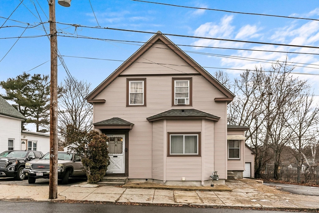 35 Adams Street, Lawrence, Massachusetts, 3 Bedrooms Bedrooms, 6 Rooms Rooms,1 BathroomBathrooms,Residential,For Sale,Adams Street,73472295