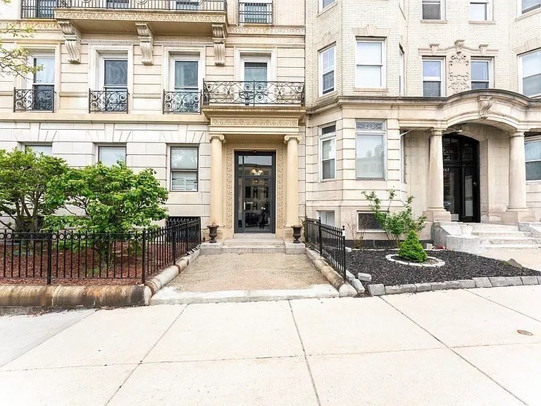 465 Park Dr, Boston, Massachusetts, 1 Bedroom Bedrooms, 3 Rooms Rooms,1 BathroomBathrooms,Residential Lease,For Rent,Park Dr,73472338
