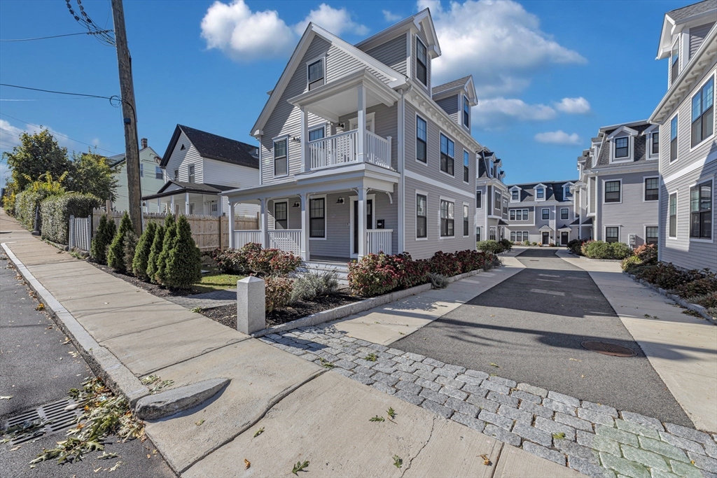 36 Temple Street, Boston, Massachusetts, 4 Bedrooms Bedrooms, 8 Rooms Rooms,2.5 BathroomsBathrooms,Residential,For Sale,Temple Street,73472327