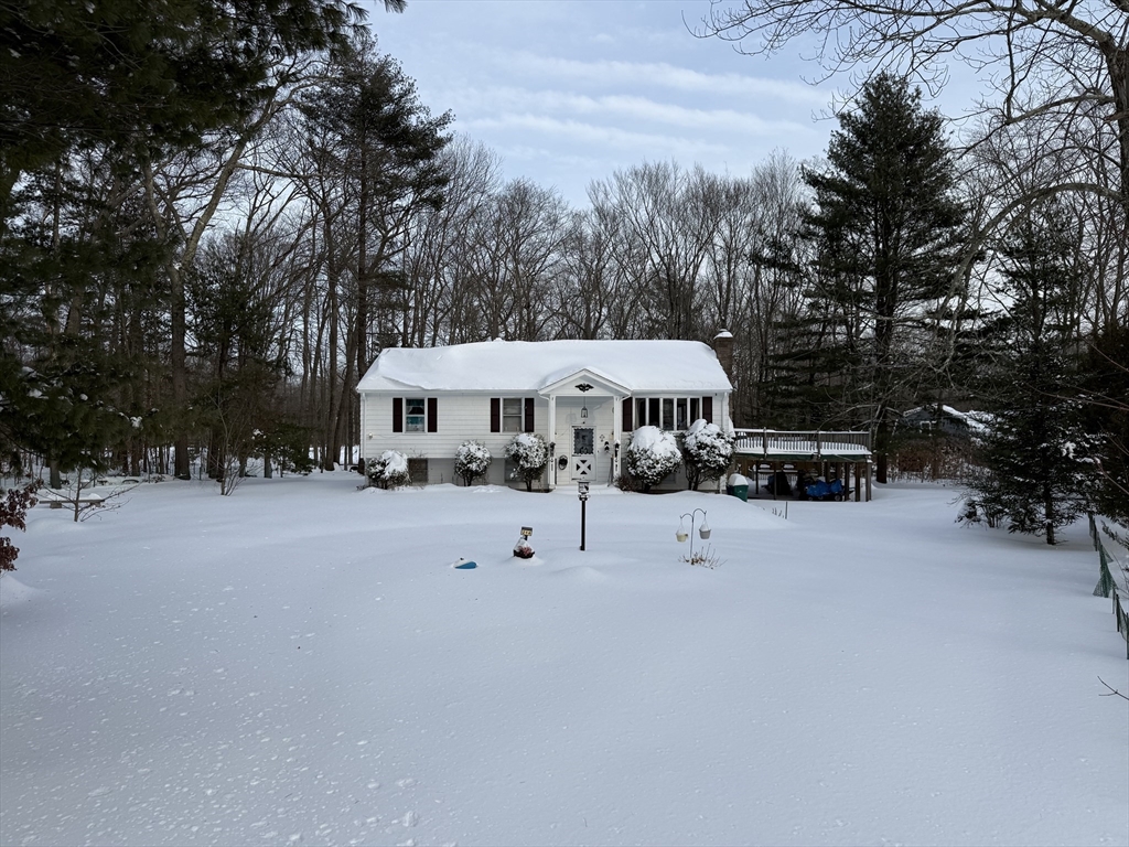 214 Pike Ave, Attleboro, Massachusetts, 3 Bedrooms Bedrooms, 7 Rooms Rooms,1.5 BathroomsBathrooms,Residential,For Sale,Pike Ave,73472382