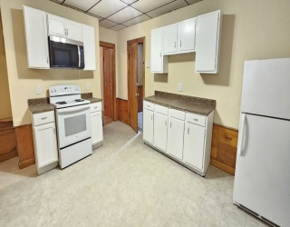 93 Arthur St, Brockton, Massachusetts, 2 Bedrooms Bedrooms, 4 Rooms Rooms,1 BathroomBathrooms,Residential Lease,For Rent,Arthur St,73467056