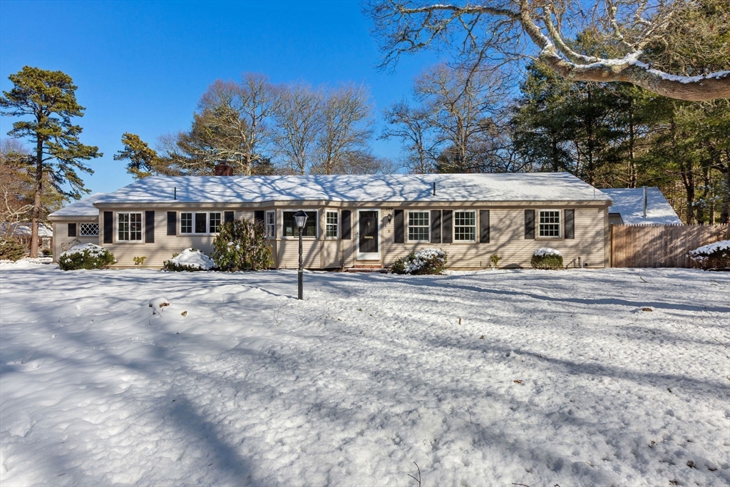 200 Lumbert Mill Rd, Barnstable, Massachusetts, 3 Bedrooms Bedrooms, 7 Rooms Rooms,2 BathroomsBathrooms,Residential,For Sale,Lumbert Mill Rd,73472391