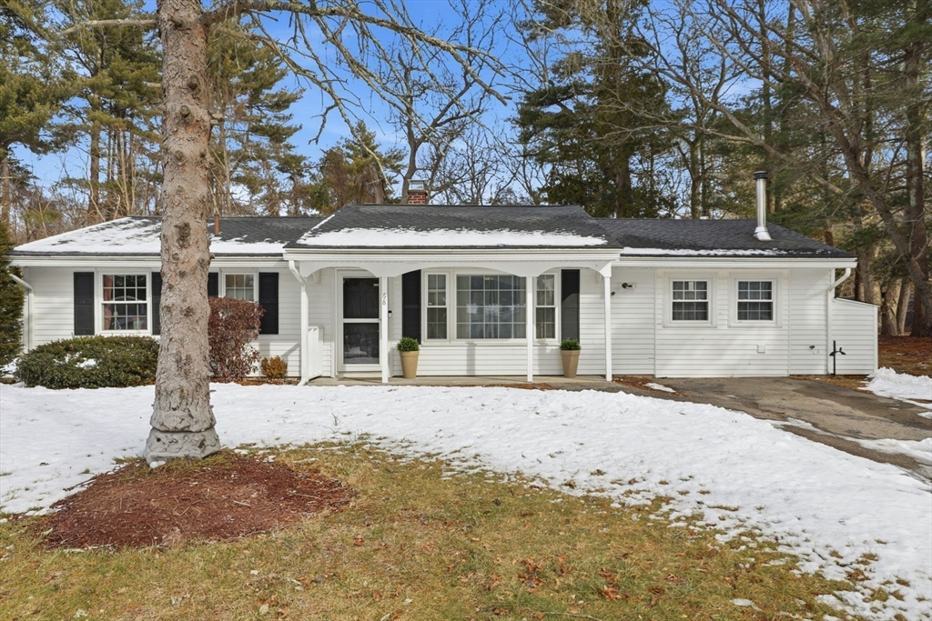 68 Michael Rd, Raynham, Massachusetts, 3 Bedrooms Bedrooms, 6 Rooms Rooms,1 BathroomBathrooms,Residential,For Sale,Michael Rd,73472396