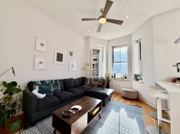 1607 Tremont St, Boston, Massachusetts, 2 Bedrooms Bedrooms, 4 Rooms Rooms,1 BathroomBathrooms,Residential Lease,For Rent,Tremont St,73472401