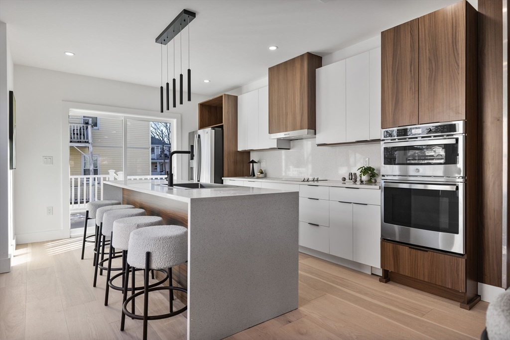 9 Trout Ave, Medford, Massachusetts, 3 Bedrooms Bedrooms, 7 Rooms Rooms,2 BathroomsBathrooms,Residential,For Sale,Trout Ave,73472406