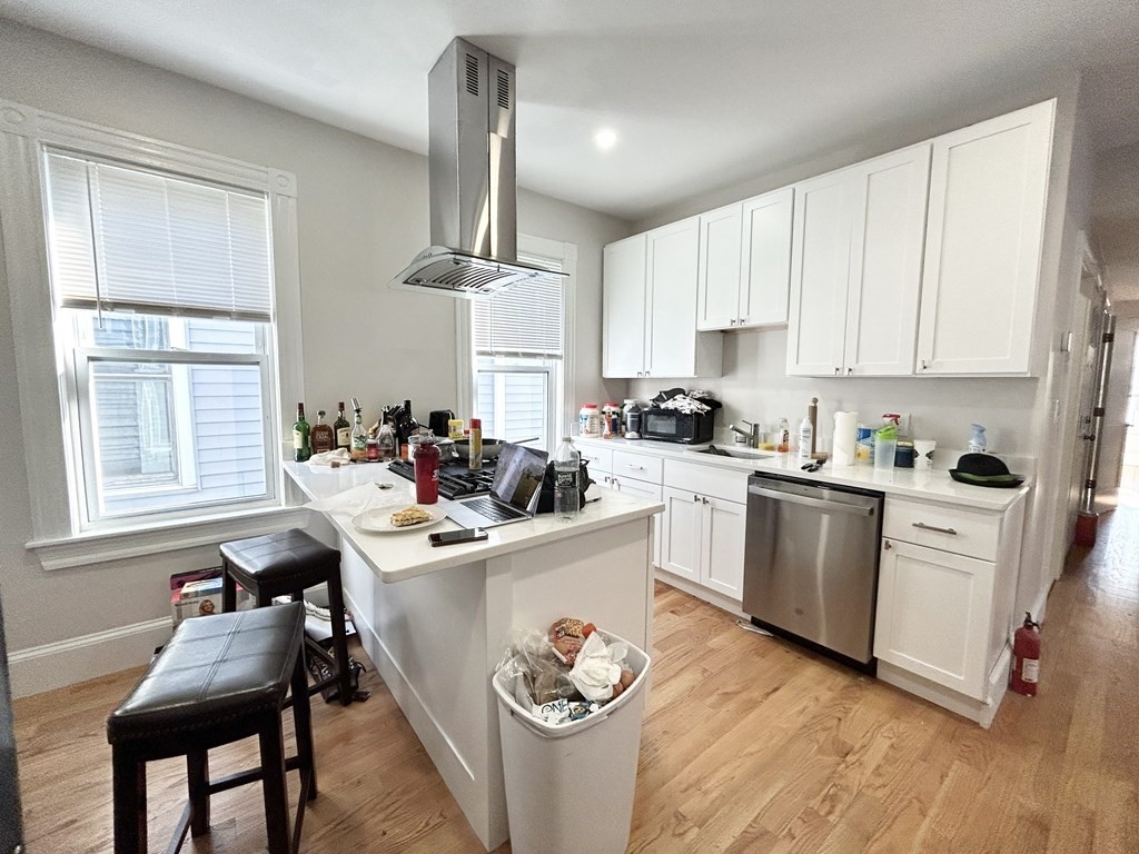 74 Marine Rd, Boston, Massachusetts, 4 Bedrooms Bedrooms, 7 Rooms Rooms,1.5 BathroomsBathrooms,Residential Lease,For Rent,Marine Rd,73148718