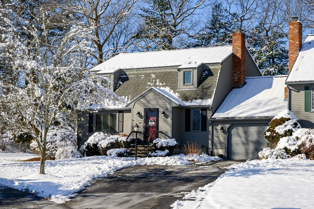 54 Michael Rd, Bridgewater, Massachusetts, 2 Bedrooms Bedrooms, 7 Rooms Rooms,2.5 BathroomsBathrooms,Residential,For Sale,Michael Rd,73472439