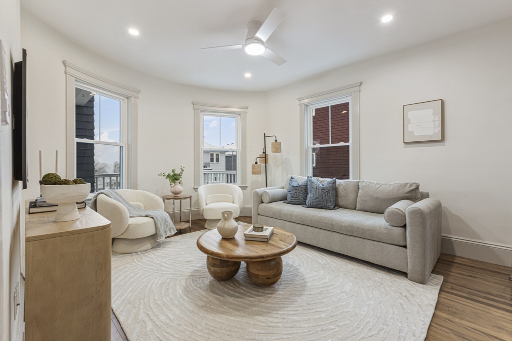 41 Westmoreland, Boston, Massachusetts, 3 Bedrooms Bedrooms, 7 Rooms Rooms,2 BathroomsBathrooms,Residential Lease,For Rent,Westmoreland,73472466