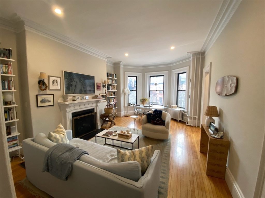 354 Marlborough Street, Boston, Massachusetts, 1 Bedroom Bedrooms, 4 Rooms Rooms,1 BathroomBathrooms,Residential Lease,For Rent,Marlborough Street,73458868