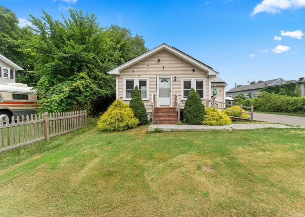 18 Edinboro, Brockton, Massachusetts, 3 Bedrooms Bedrooms, 5 Rooms Rooms,2 BathroomsBathrooms,Residential,For Sale,Edinboro,73472598