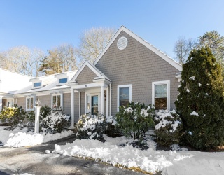 393 N Falmouth Hwy, Falmouth, Massachusetts, 2 Bedrooms Bedrooms, 4 Rooms Rooms,2 BathroomsBathrooms,Residential,For Sale,N Falmouth Hwy,73472599