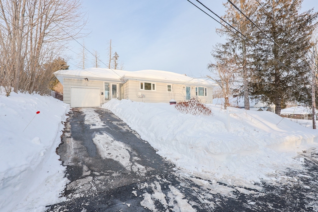 86 Old Sturbridge Rd, Southbridge, Massachusetts, 3 Bedrooms Bedrooms, 5 Rooms Rooms,1 BathroomBathrooms,Residential,For Sale,Old Sturbridge Rd,73472610