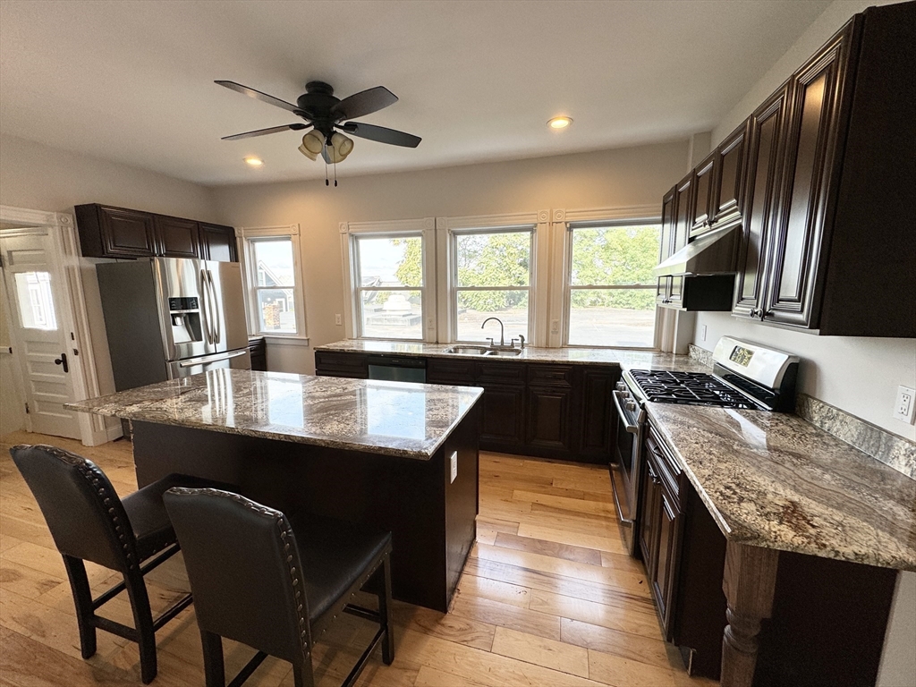 3 Mount Vernon St, Boston, Massachusetts, 4 Bedrooms Bedrooms, 6 Rooms Rooms,1 BathroomBathrooms,Residential Lease,For Rent,Mount Vernon St,73148130