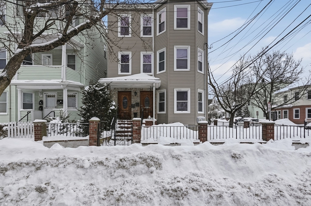 66 Grant Street, Somerville, Massachusetts, 2 Bedrooms Bedrooms, 5 Rooms Rooms,1 BathroomBathrooms,Residential,For Sale,Grant Street,73472591