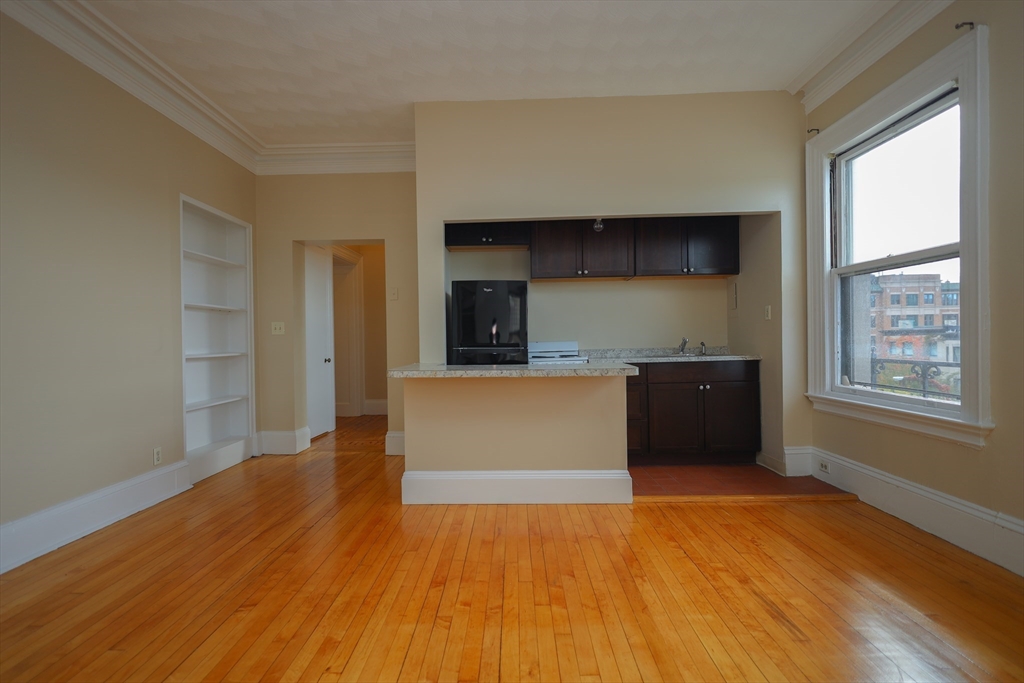 465 Park Drive, Boston, Massachusetts, 1 Bedroom Bedrooms, 4 Rooms Rooms,1 BathroomBathrooms,Residential Lease,For Rent,Park Drive,73472675