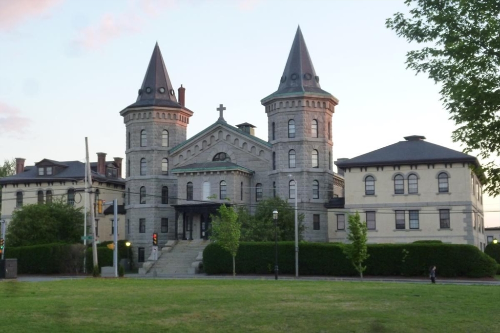 191 Thorndike St, Lowell, Massachusetts, 2 Bedrooms Bedrooms, 4 Rooms Rooms,1 BathroomBathrooms,Residential,For Sale,Thorndike St,73472651