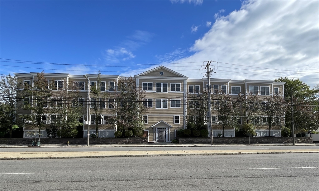 5170 Washington St, Boston, Massachusetts, 2 Bedrooms Bedrooms, 4 Rooms Rooms,2 BathroomsBathrooms,Residential Lease,For Rent,Washington St,73445202