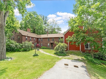 73 A&B Mammoth Road, Pelham, New Hampshire, 7 Bedrooms Bedrooms, 15 Rooms Rooms,5 BathroomsBathrooms,Residential Income,For Sale,Mammoth Road,73427448