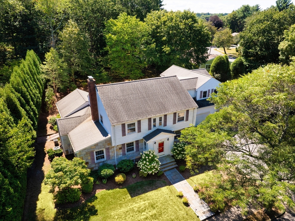 137 Hagen Road, Newton, Massachusetts, 4 Bedrooms Bedrooms, 9 Rooms Rooms,3.5 BathroomsBathrooms,Residential,For Sale,Hagen Road,73466062