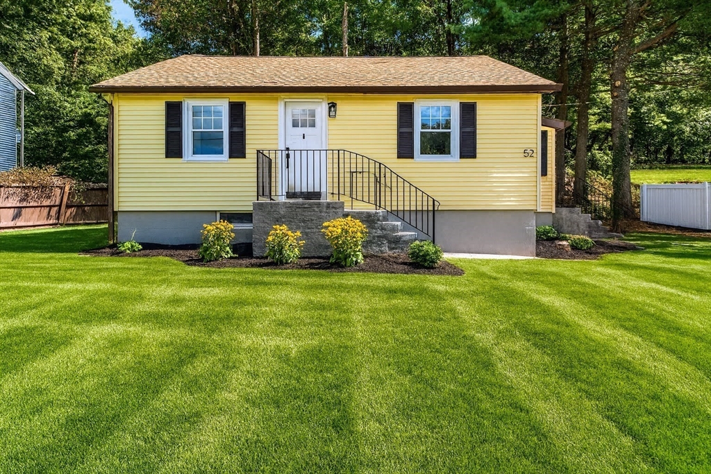 52 Harrison Ave, Auburn, Massachusetts, 2 Bedrooms Bedrooms, 5 Rooms Rooms,1 BathroomBathrooms,Residential,For Sale,Harrison Ave,73426912