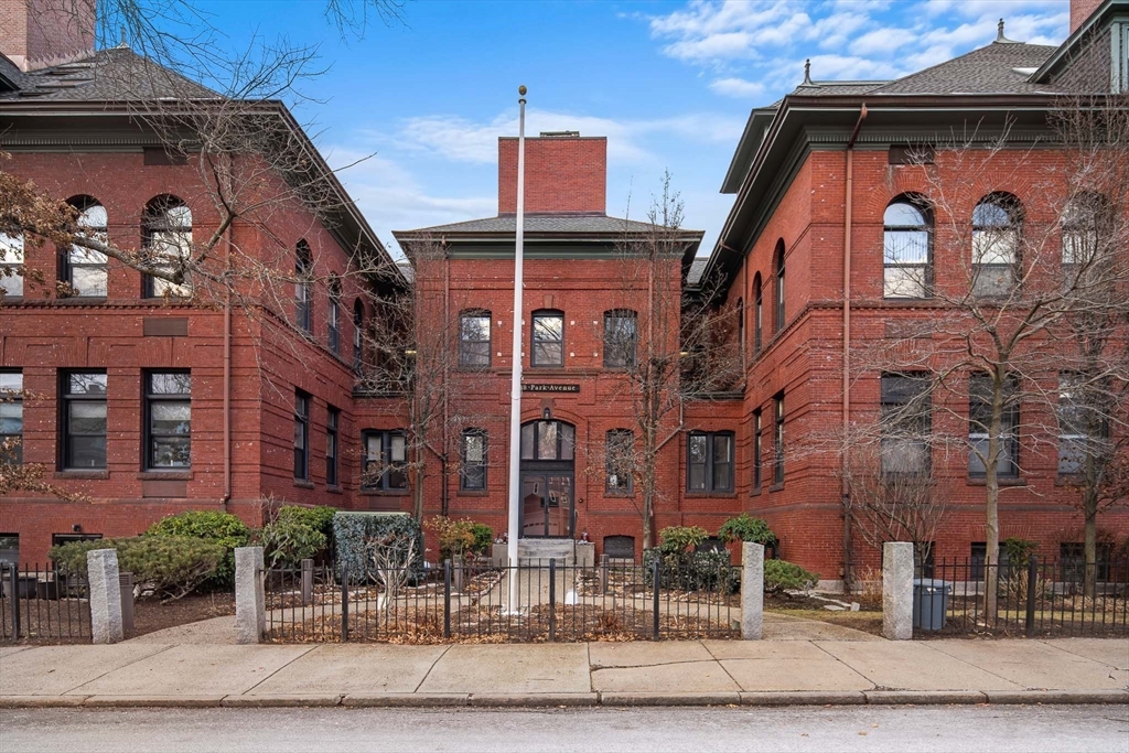 88 Park Ave, Arlington, Massachusetts, 1 Bedroom Bedrooms, 4 Rooms Rooms,1 BathroomBathrooms,Residential,For Sale,Park Ave,73462502