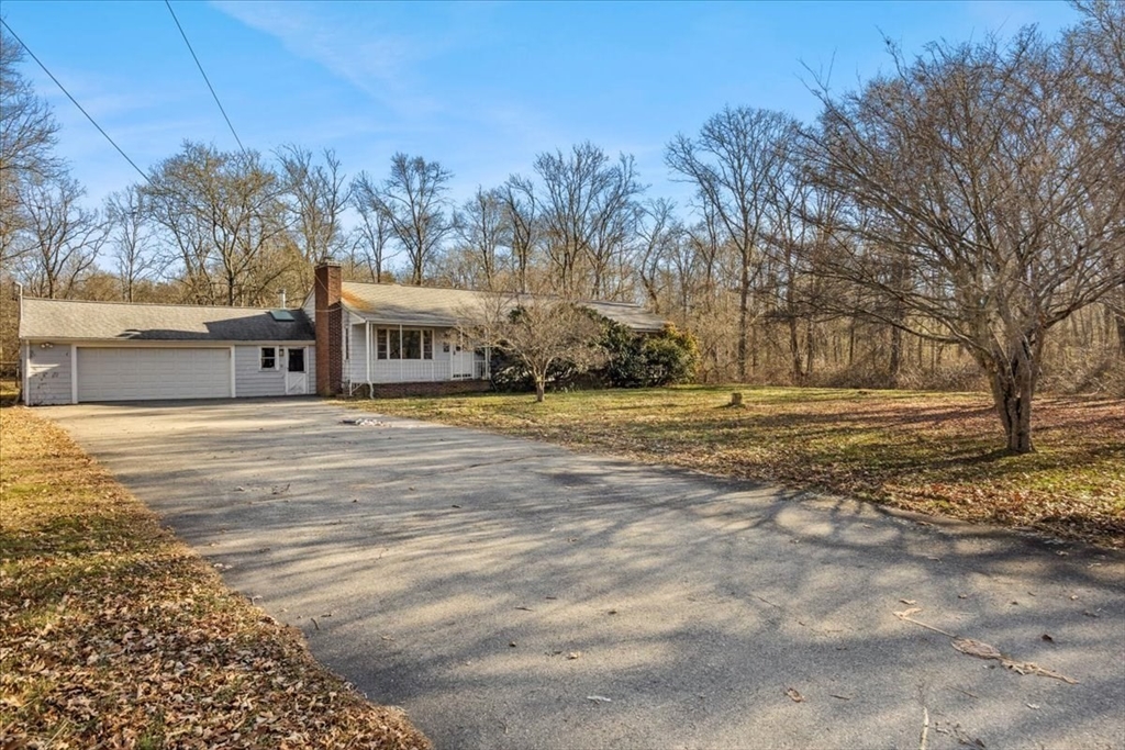 203 Hornbine Rd, Swansea, Massachusetts, 4 Bedrooms Bedrooms, 7 Rooms Rooms,2 BathroomsBathrooms,Residential,For Sale,Hornbine Rd,73461176