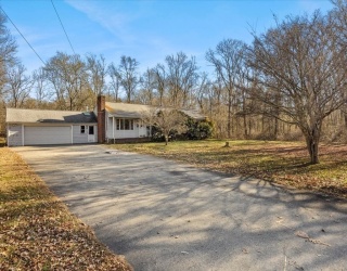 203 Hornbine Rd, Swansea, Massachusetts, 4 Bedrooms Bedrooms, 7 Rooms Rooms,2 BathroomsBathrooms,Residential,For Sale,Hornbine Rd,73461176