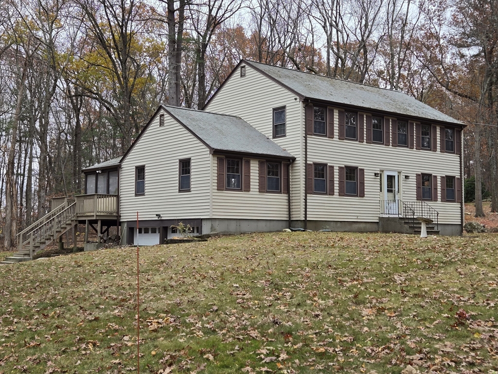 139 Picnic St, Boxborough, Massachusetts, 4 Bedrooms Bedrooms, 8 Rooms Rooms,2.5 BathroomsBathrooms,Residential,For Sale,Picnic St,73456304