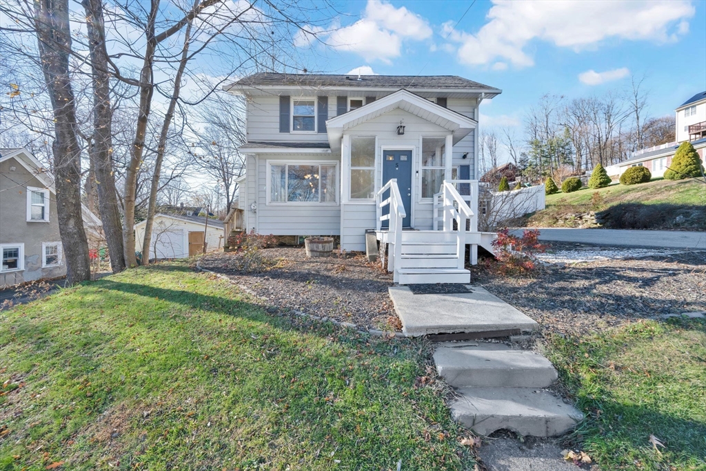 5 Edwidge St, Worcester, Massachusetts, 3 Bedrooms Bedrooms, 6 Rooms Rooms,1.5 BathroomsBathrooms,Residential,For Sale,Edwidge St,73456722
