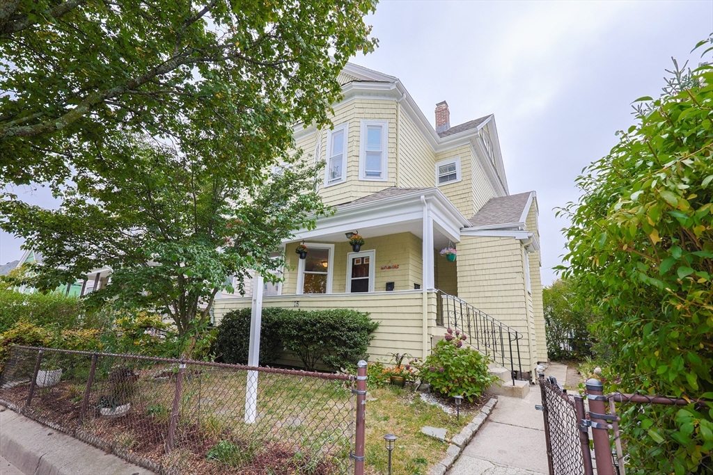 15 Newburg Street, Boston, Massachusetts, 3 Bedrooms Bedrooms, 7 Rooms Rooms,1.5 BathroomsBathrooms,Residential,For Sale,Newburg Street,73435962