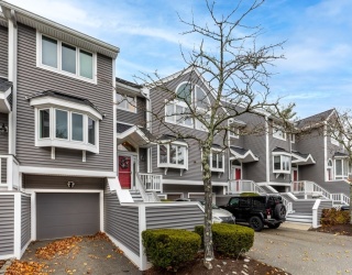 1200 Salem St, Lynnfield, Massachusetts, 3 Bedrooms Bedrooms, 7 Rooms Rooms,3 BathroomsBathrooms,Residential,For Sale,Salem St,73454314