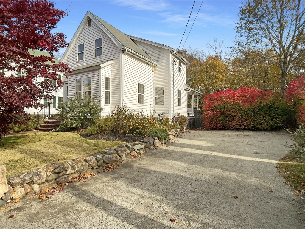 77 Porter St, Brockton, Massachusetts, 2 Bedrooms Bedrooms, 5 Rooms Rooms,1.5 BathroomsBathrooms,Residential,For Sale,Porter St,73454031
