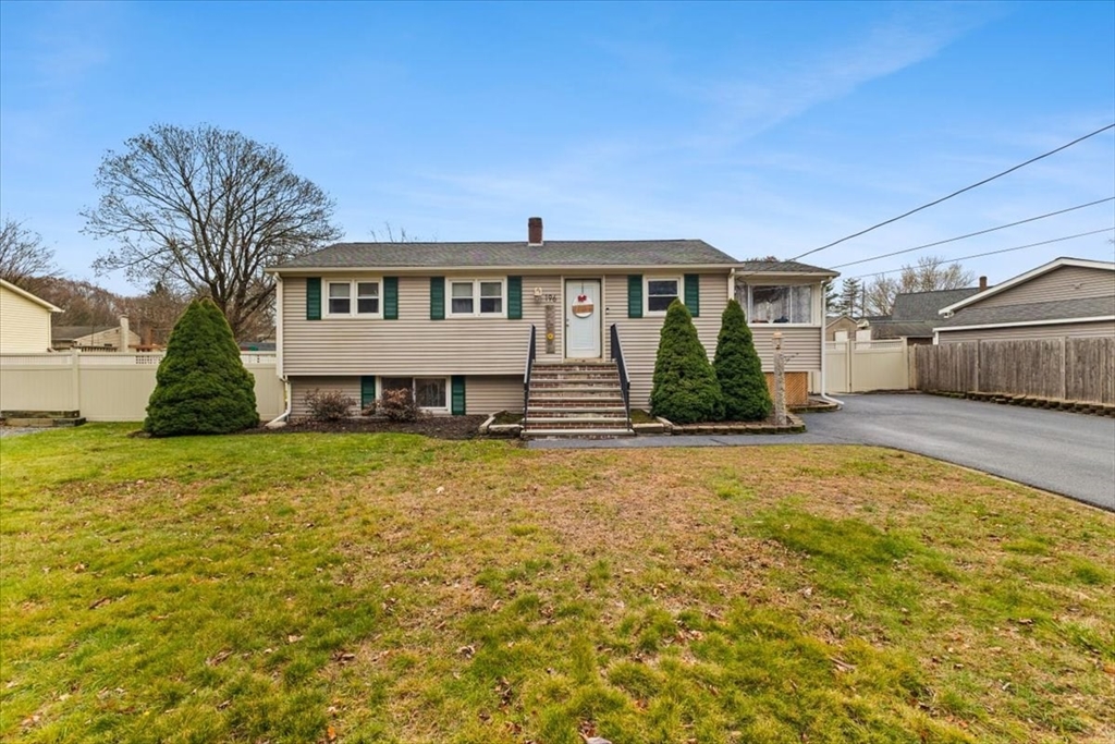 196 Donald Tennant Cir, North Attleboro, Massachusetts, 3 Bedrooms Bedrooms, 5 Rooms Rooms,1.5 BathroomsBathrooms,Residential,For Sale,Donald Tennant Cir,73458087