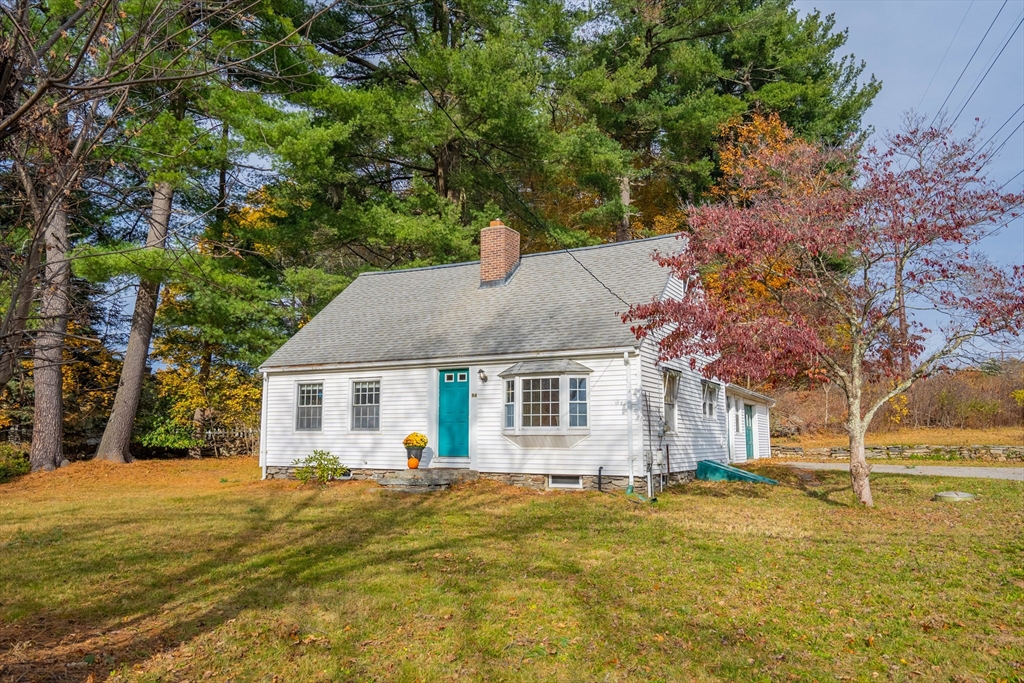 94 Grove St, Shrewsbury, Massachusetts, 3 Bedrooms Bedrooms, 6 Rooms Rooms,1.5 BathroomsBathrooms,Residential,For Sale,Grove St,73452613